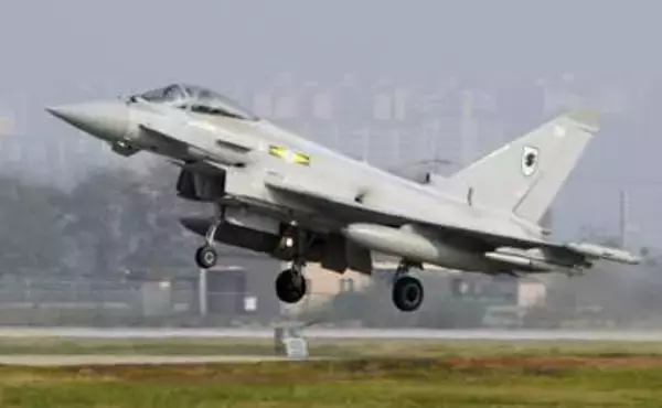 英仏共同で初の核演習　両軍戦闘機が攻撃想定
