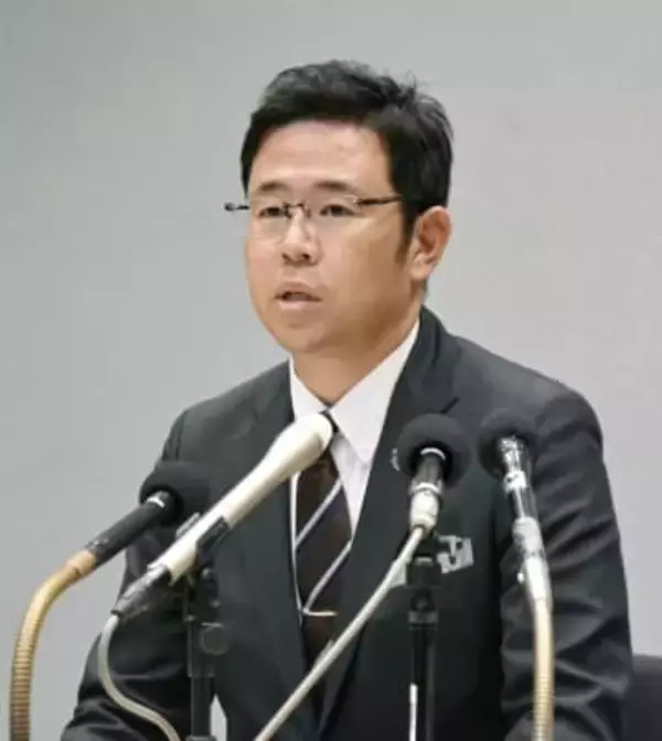 那覇副市長、知事選出馬へ　沖縄、玉城氏と一騎打ち