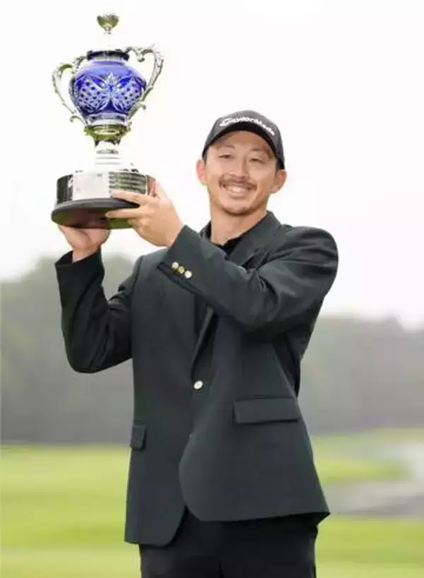 岩崎亜久竜が2年ぶり優勝　男子ゴルフ最終日