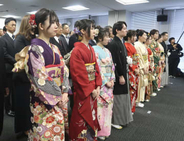 「午尻上がりの1年に」　名証で大発会