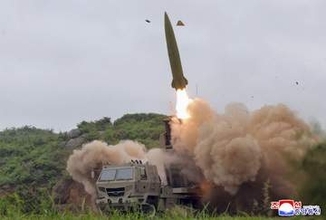 北朝鮮、改良ミサイルを発射　26日、国防5カ年計画の一環