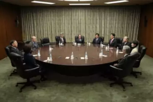 日銀、0.75％据え置き　金利上昇「かなり速い」