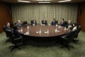 日銀、政策金利据え置き　企業や家計影響見極め、決定会合
