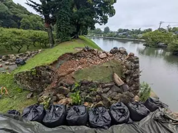 彦根城、内堀沿い石垣が一部崩落　台風の大雨影響か、滋賀