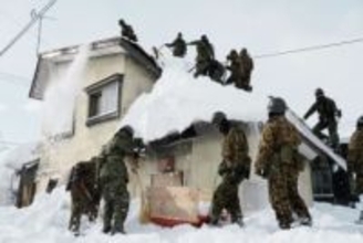 大雪、接戦区で当落左右も　与野党、投票率の行方注視