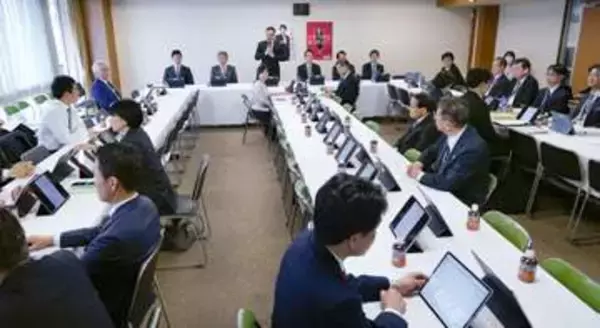 再審政府修正案、自民了承見送り　抗告容認に反発、再検討要求