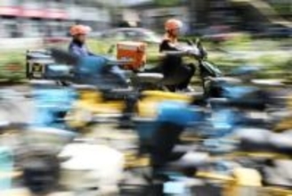 中国消費0.2％増に鈍化　4月、不動産低迷続く