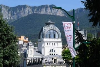 G7、結束確認が焦点　仏で15日サミット開幕