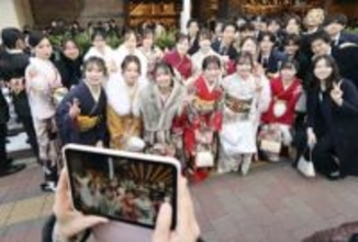 20歳の半数外国人、共生目指す　東京・新宿区、成人を祝う