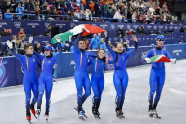 混合リレーはイタリアが初優勝　満員の会場に怒号のような大歓声