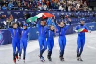 混合リレーはイタリアが初優勝　満員の会場に怒号のような大歓声