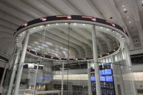 東証反発、終値448円高　半導体関連銘柄など買い戻し