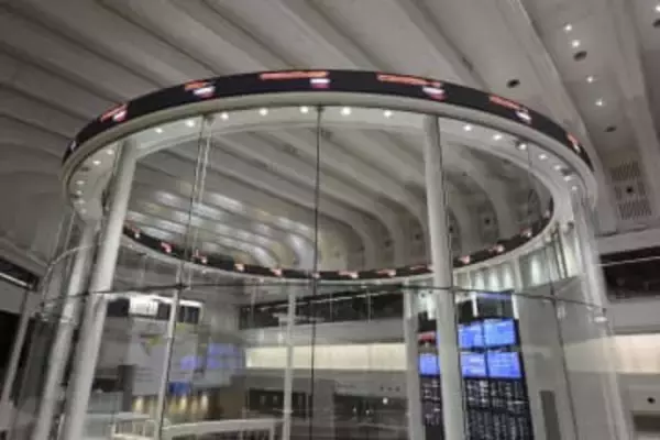 東証反発、終値448円高　半導体関連銘柄など買い戻し