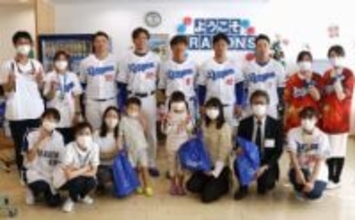 中日の大島らが病院慰問　小児病棟の子どもたちと交流