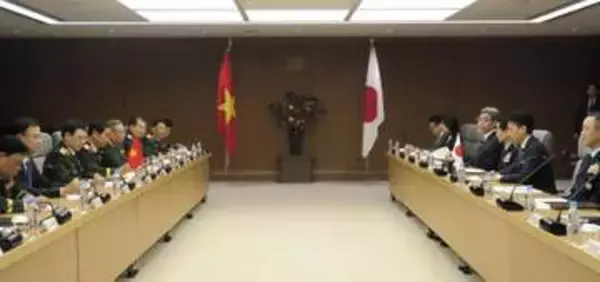 高速揚陸艇の共同開発を検討　防衛相、ベトナム副首相と会談