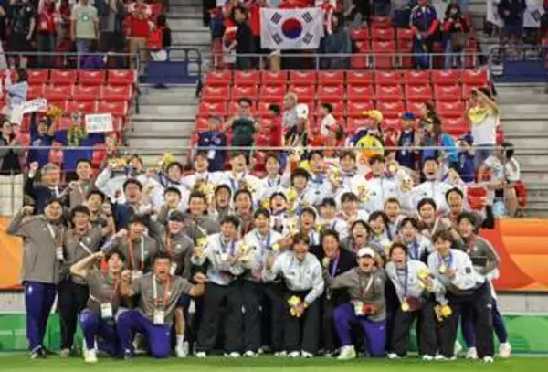 韓国、兵役免除制度の見直し再燃　アジア大会Vサッカー選手に批判