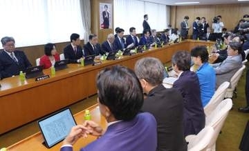 自民党が総裁直属の4機関を新設　人口戦略本部長に下村博文氏