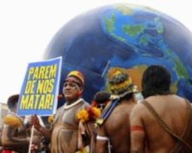 アマゾン保護で先住民大規模デモ　COP30開催のブラジル北部