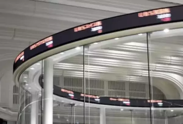 東証続落、一時700円安　午前終値4万9523円