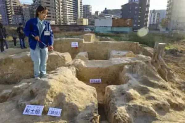 滋賀・狐塚古墳から粘土槨　被葬者、大和政権と関連か