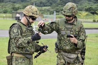 対ゲリラ戦、日仏共同訓練を公開　攻撃用ドローンは飛ばず