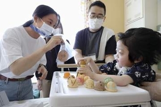 高木美帆さん、小児病棟を慰問　スピードスケート「金」
