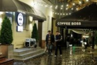 若者の欧州渡航急増に懸念　ウクライナ政府の出国許可で