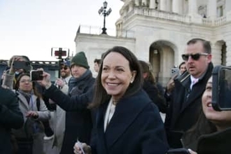 ノーベル平和賞メダル、異例贈呈　トランプ氏にマチャド氏が