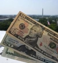 米ドル下落を問題視せず　大統領、円安誘導は批判