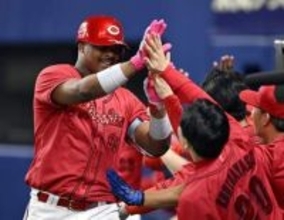 中2―5広（15日）　広島、連敗を4で止める