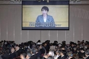 首相「憲法は時代に合わせ更新」　改憲派集会にビデオメッセージ