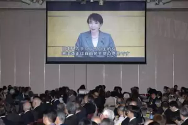 首相「憲法は時代に合わせ更新」　改憲派集会にビデオメッセージ