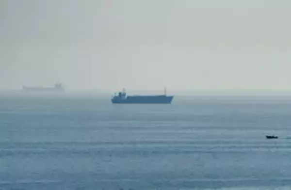 ホルムズ海峡の通航「不可能」　イラン当局