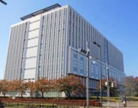 府中刑務所で傷害、2被告無罪　供述変遷、信用性認めず