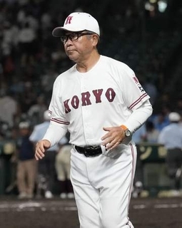 広陵元監督、高校参与辞任　野球部内の暴力巡り
