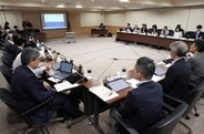 年金「第3号」縮小へ検討着手　子育て・介護、配慮焦点