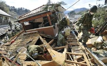 心の不調なお、7人に1人　被災者追跡、リスク5倍も