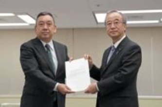 柏崎原発再稼働への同意を伝達　新潟知事、経産相と面会