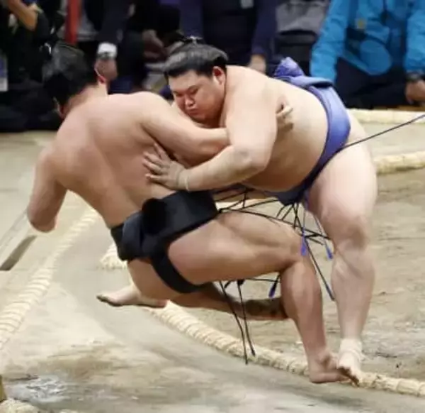 両横綱は白星、大関琴桜は3敗目　安青錦が初黒星で全勝2人に