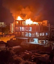 暴力団事務所で火災、1人死亡　沖縄、身元の特定急ぐ