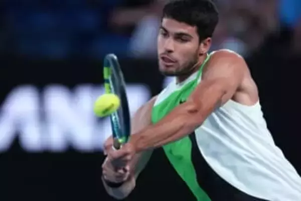 アルカラスら準決勝進出　全豪テニス第10日