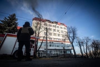 ウクライナ東部領土巡り応酬か　3カ国高官、協議初日終了