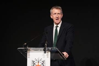 英新国防相にジャービス氏　ヒーリー氏辞任で