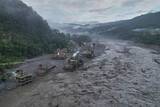 「ネパール土石流、9400人救助　中国含め死者は計900人超」の画像1