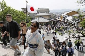 上半期訪日客、前年割れ　2％減の2108万人