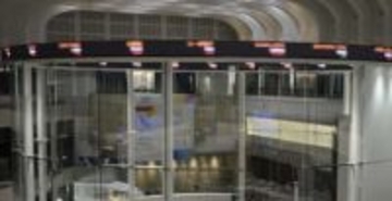 東証反発、終値は671円高　ハイテク株中心に買い戻し