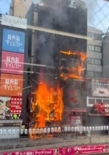バックドラフト発生でパニックか　道頓堀火災、延焼は「想定困難」