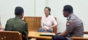 中国外相、スーチー氏と面会　ミャンマー、軟禁先の住居