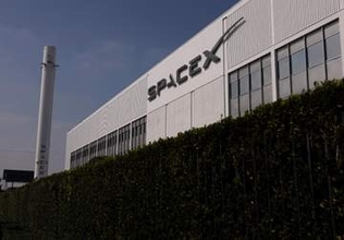 スペースX、赤字850億円　上場後初決算、AIが重荷