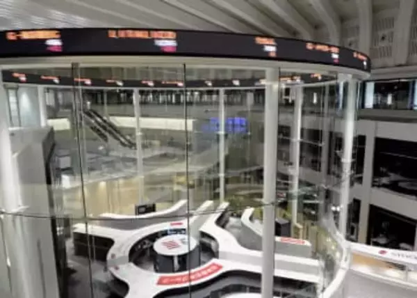 東証、最高値5万3549円　衆院解散で積極財政に期待